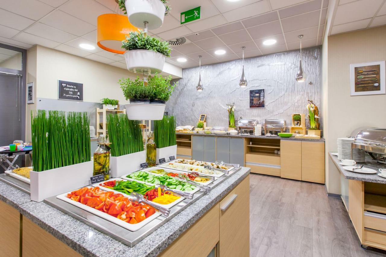 Galaxy Hotel Красков Екстериор снимка